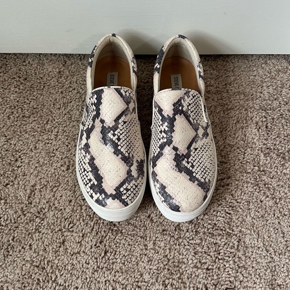 Steve Madden Gills Slip On Platform Snakeskin Beige Sneaker Size 8.5